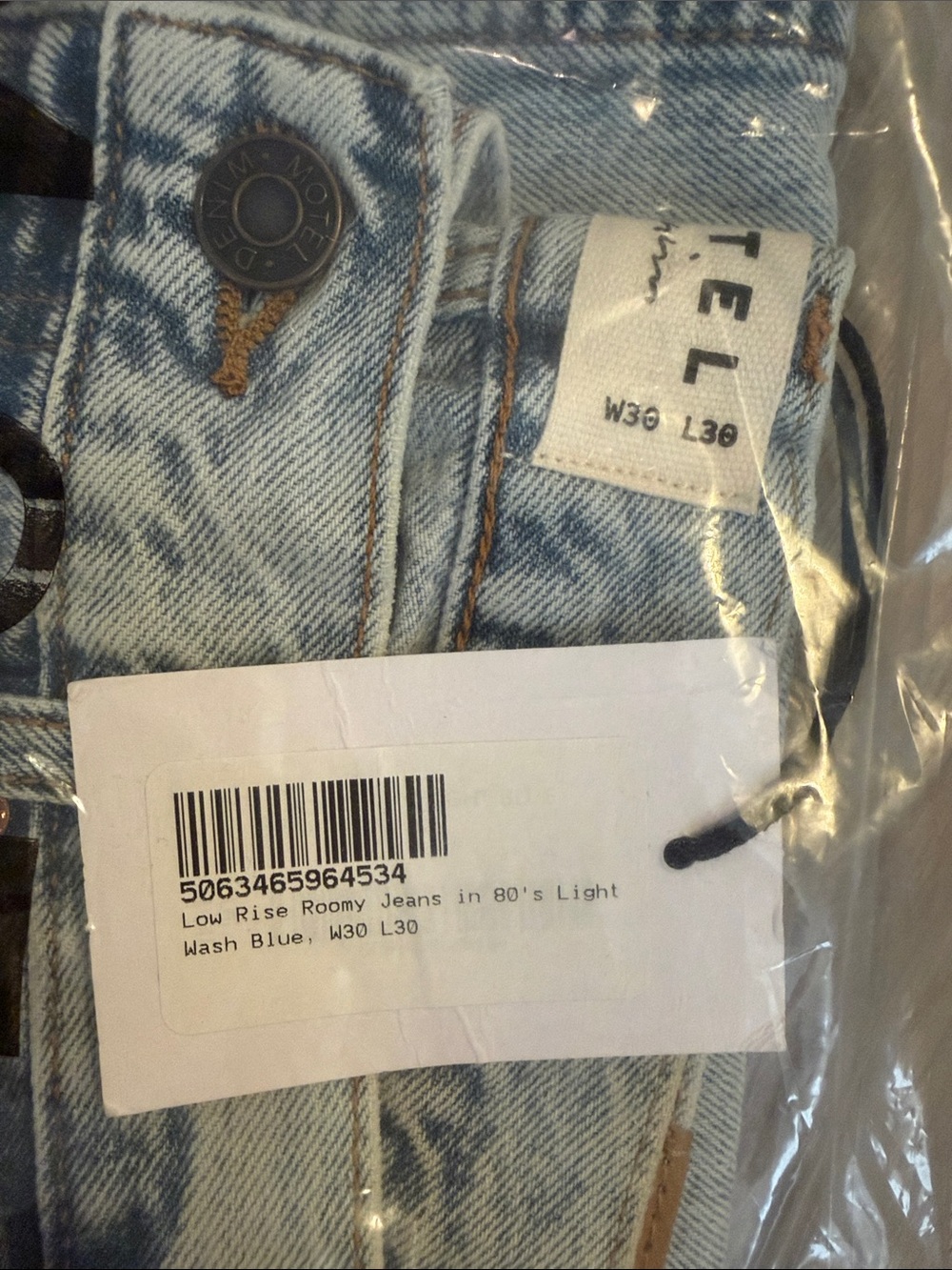 Motel - Light Wash Wide Leg Women's Jeans - Classic Comfortable Fit - Picture 3 of 3